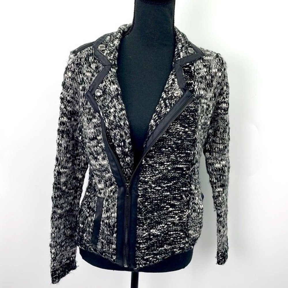 UEC Guess motto style sweater with leather trim size small black & white